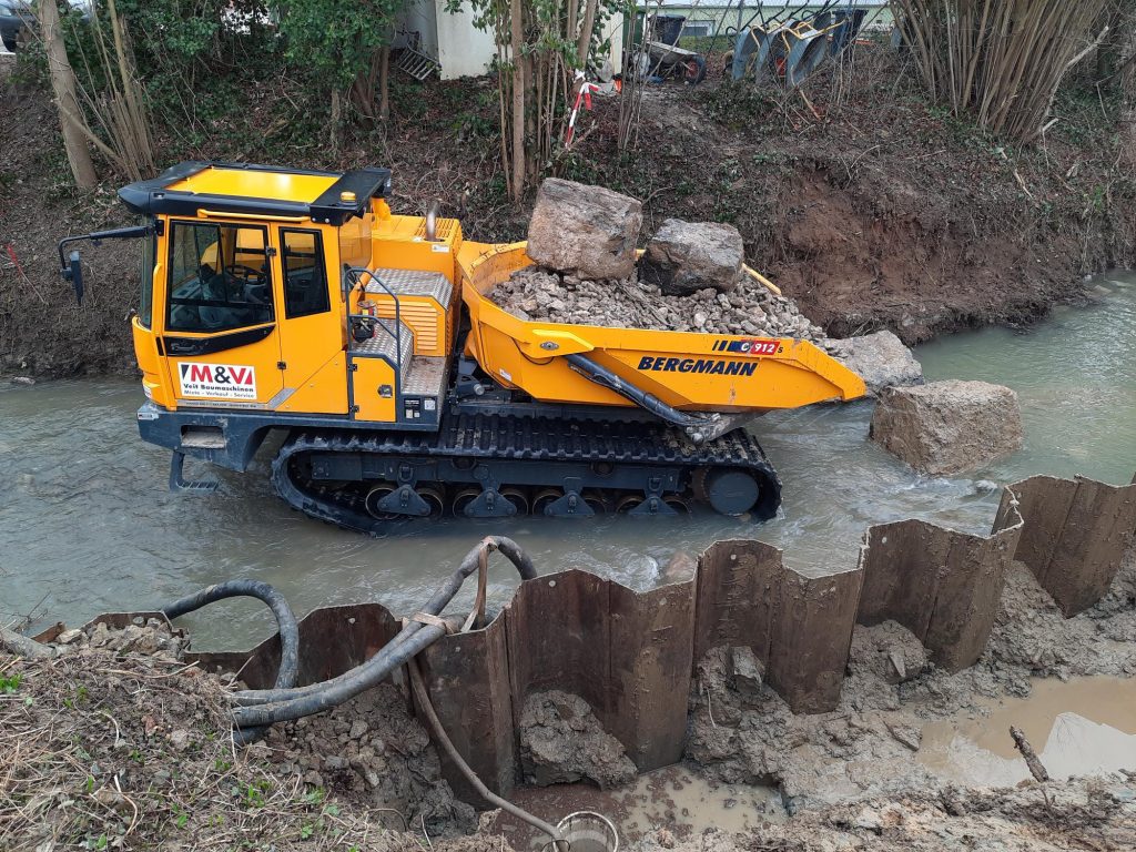 Hochwasserschutzmaßnahmen Bagger