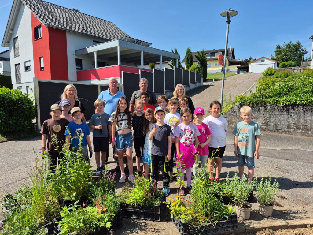 Pflanzaktion Ferienkinder Kernzeit