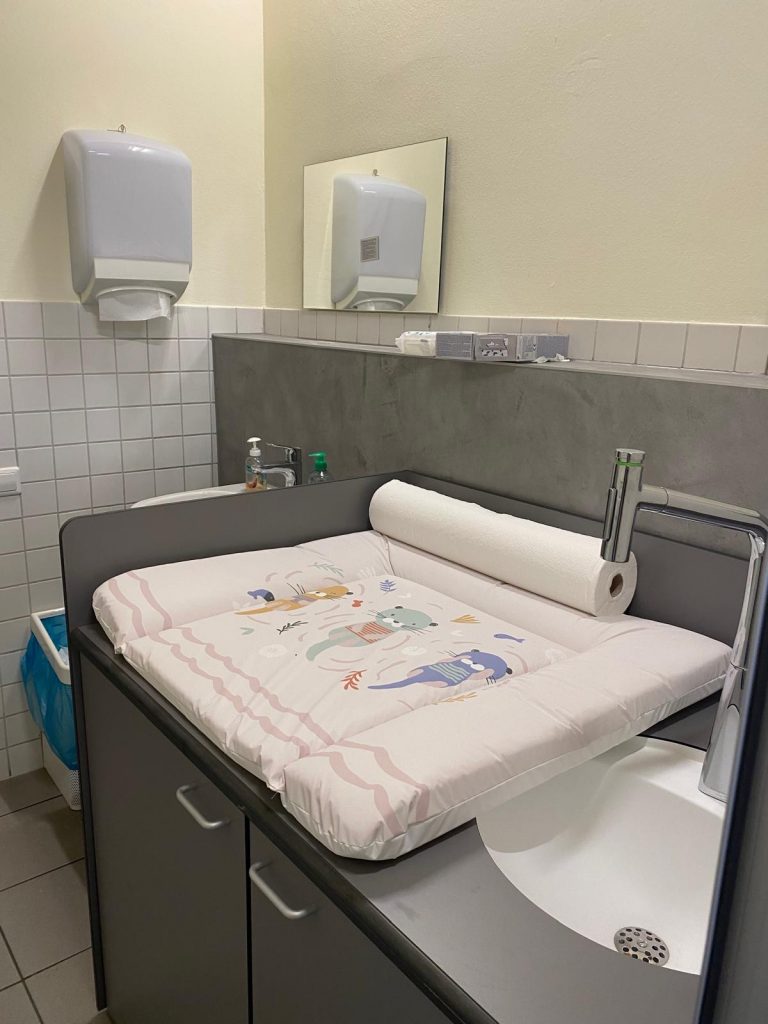 Bad in der Kita-Außengruppe im katholischen Gemeindezentrum