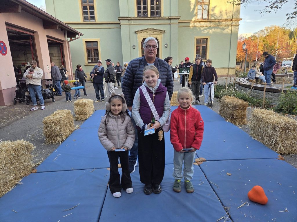Hahnenschlag, Gruppenfoto der Kinder