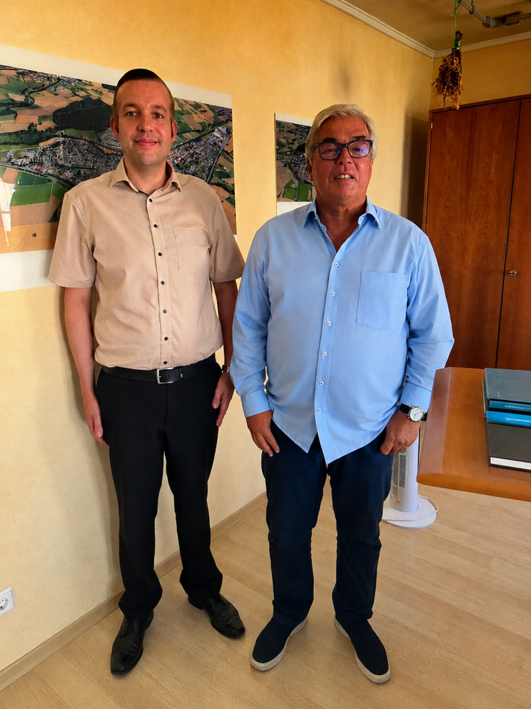 Kevin Malthaner und Bürgermeister Markus Rupp